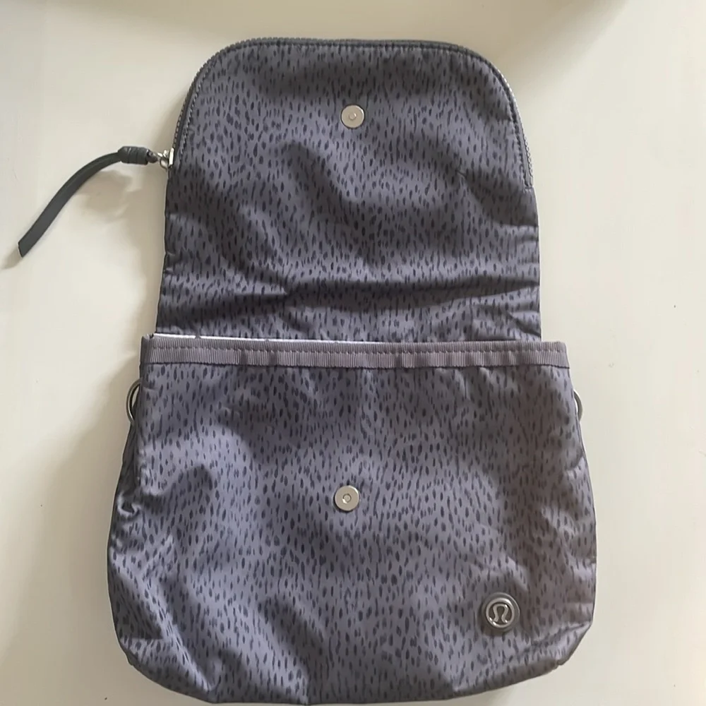 Lululemon Party Om Bag - Picture 3 of 17